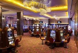 Người chơi Việt trải nghiệm casino trực tuyến đa dạng tại az24